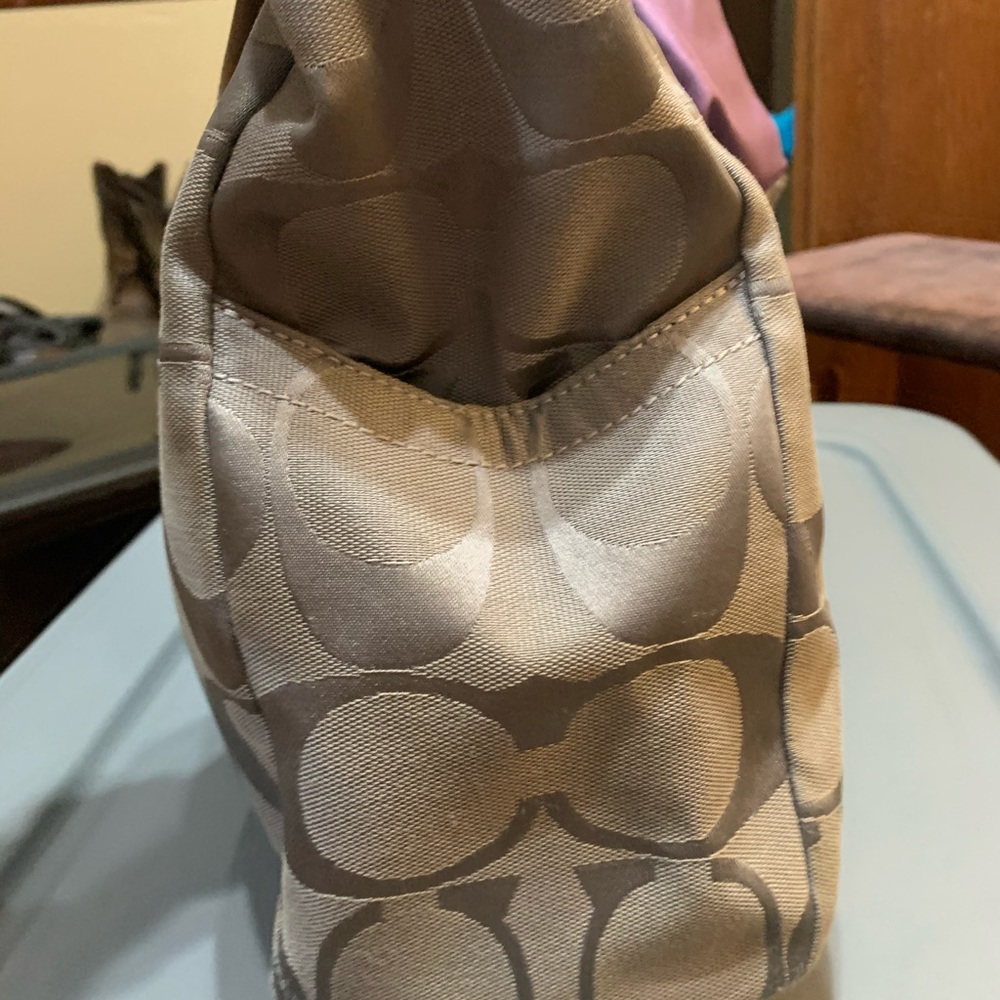 Light grey large coach bag